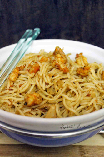 Hakka Noodles With Shrimps (Indo-Chinese Noodles)