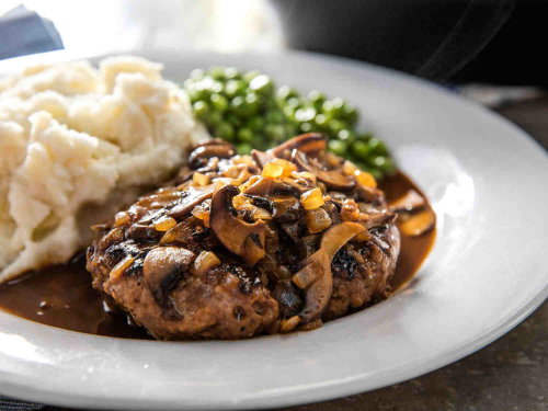 Salisbury Steak With Mushroom Brown Gravy