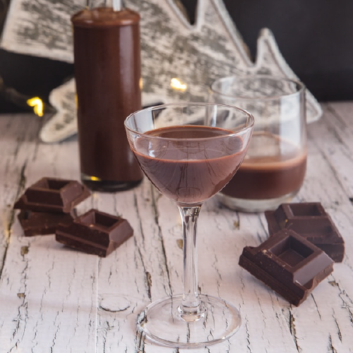 Homemade Chocolate Liqueur - An easy creamy Chocolate Drink