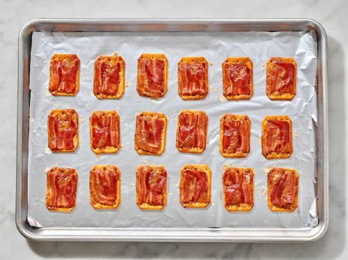 Sweet Bacon Crackers
