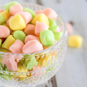 Homemade Butter Mints Recipe {Just 5 Ingredients!} | Lil' Luna