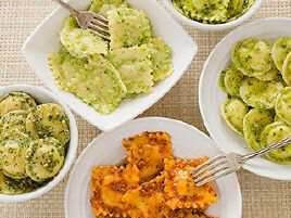 Roasted Red Pepper and Pistachio Pesto for Cheese Ravioli