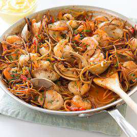 Spanish-Style Toasted Pasta with Shrimp and Clams