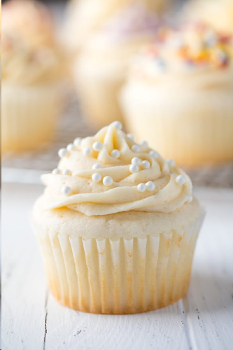 White Cake Cupcakes - Mary's based on Food.com  NO LONGER GO-TO
