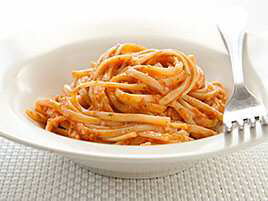 Pasta with Tomato and Almond Pesto (Pesto alla Trapanese)