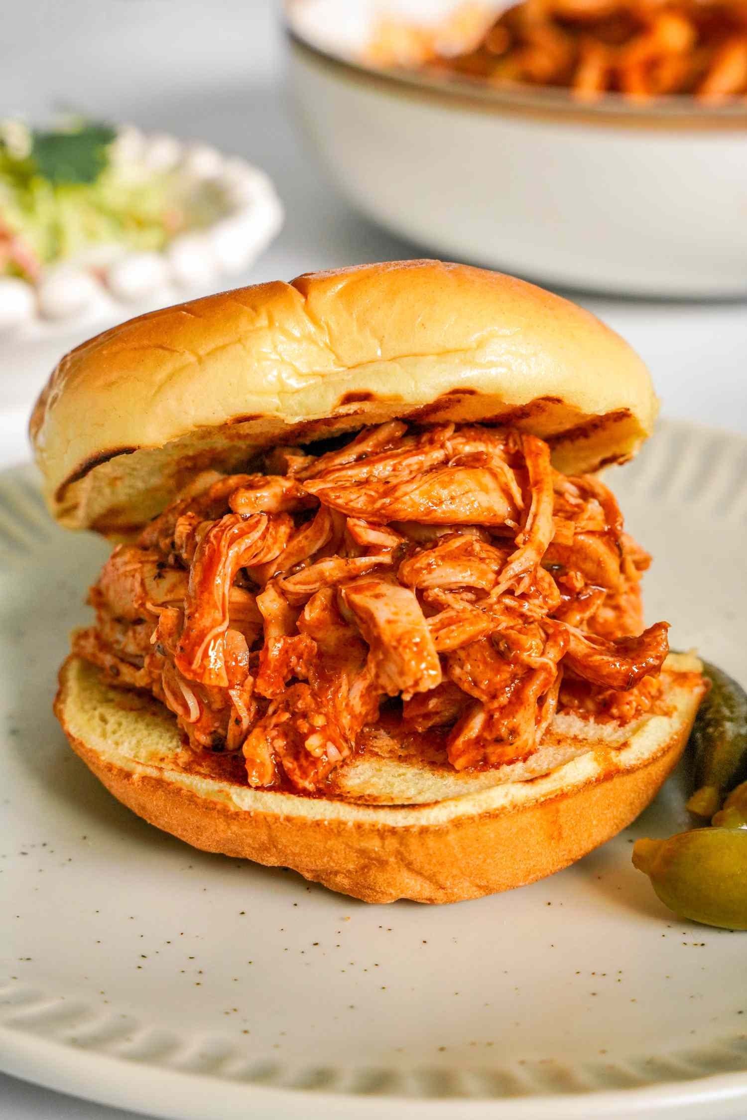 Barbecued Pulled Chicken for Gas Grill with Peach Sauce