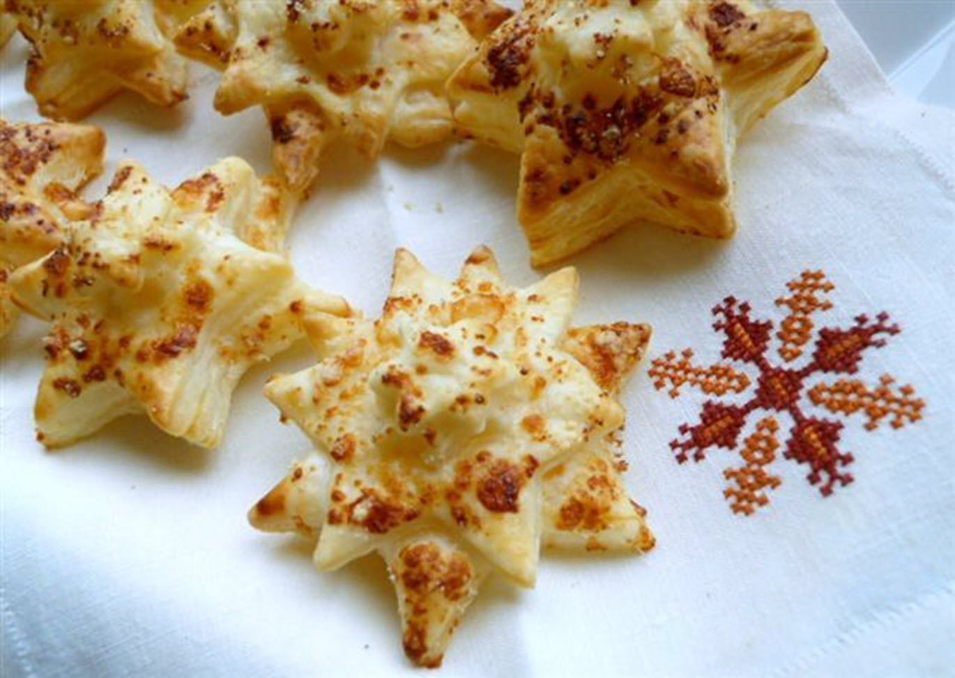 Caviar Puff-pastry Stars