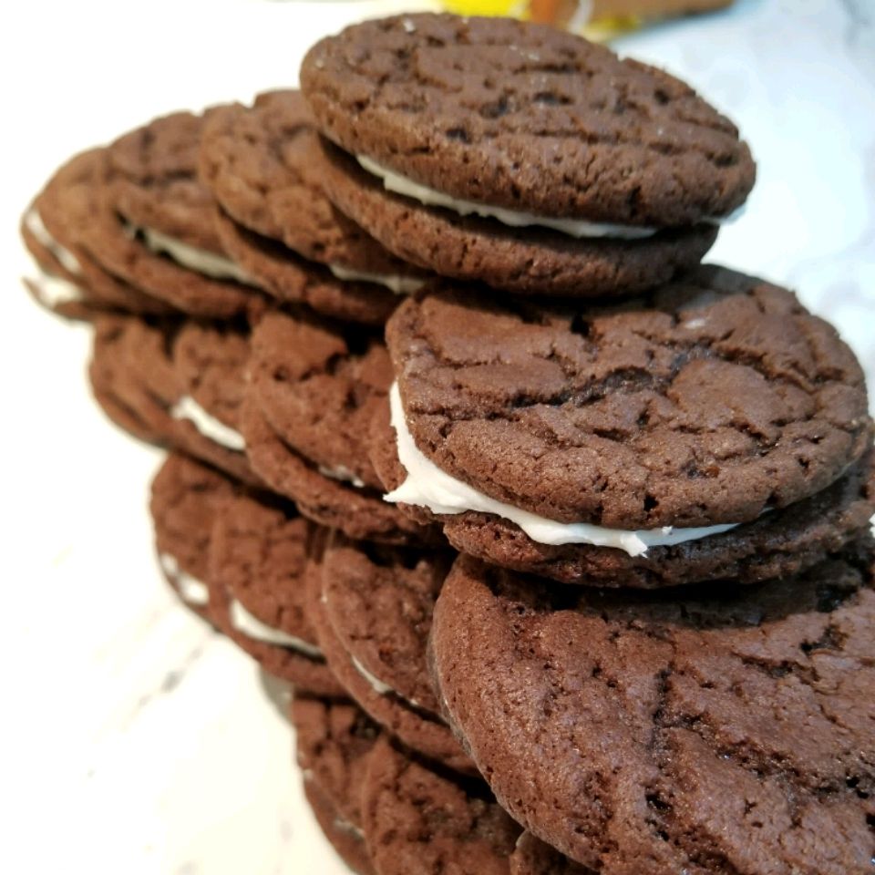 CHOCOLATE SANDWICH DESSERT
