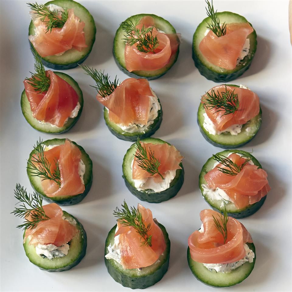 Cucumber Spears With Smoked Salmon and Yogurt Dip