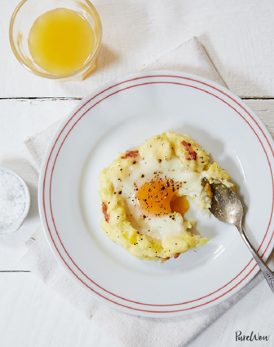 Baked Eggs in Mashed Potatoes