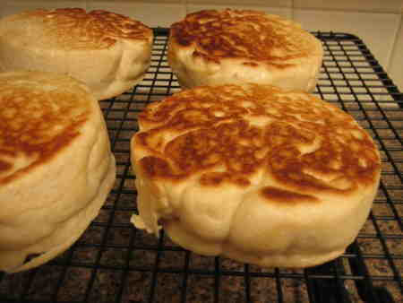 English Muffins - Yeast Based Eggs Benedict Foundation Platform