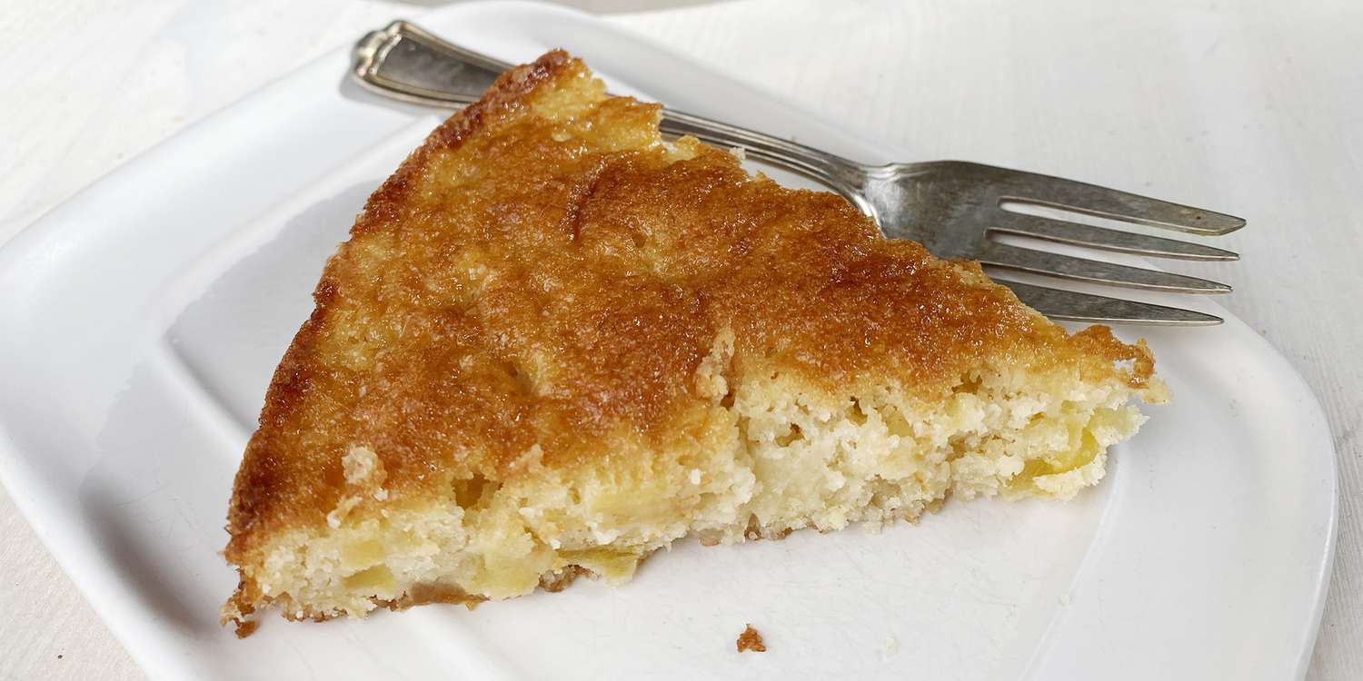 French Apple & Spice Cake