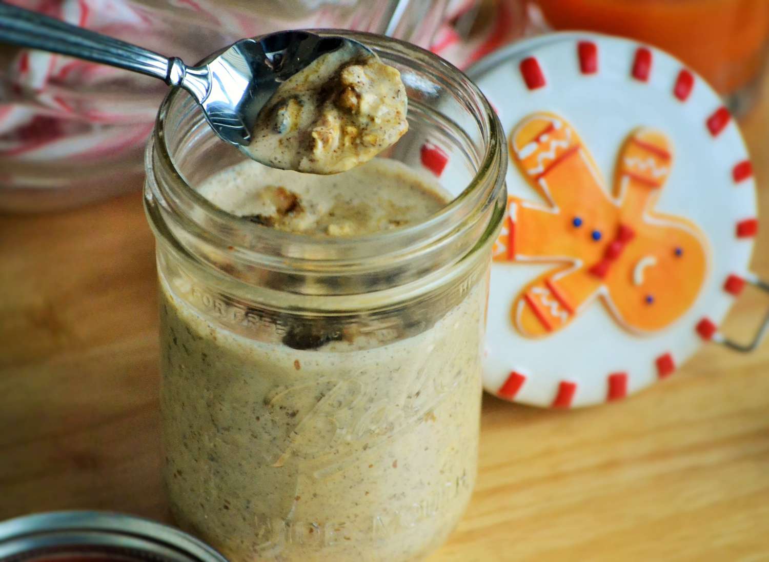 Spicy Gingerbread, Apple-lemon Sauce ?