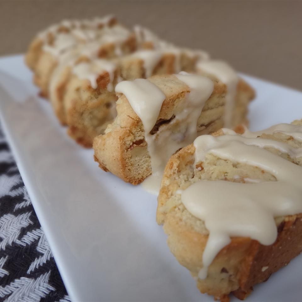 Walnut-pepper Biscotti